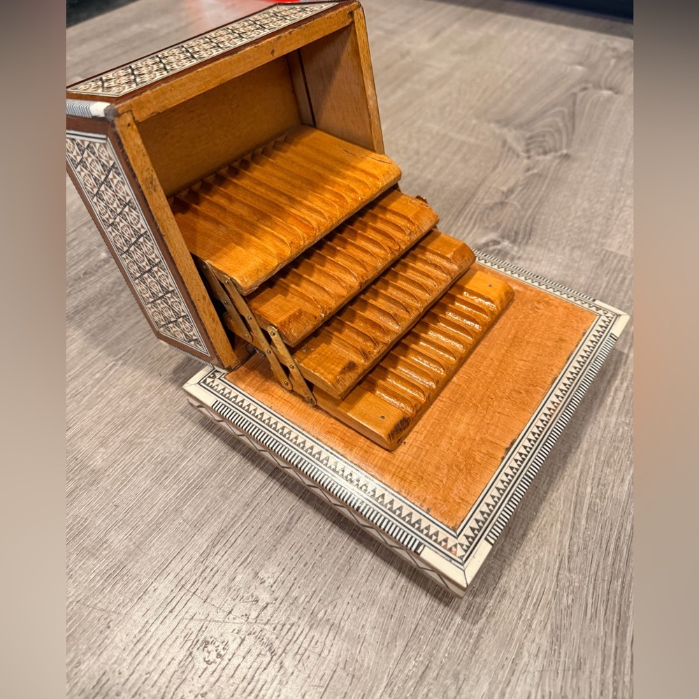 Vintage Inlayed Wood Mosaic Music Box Cigarette Dispenser La Cucaracha